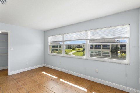 Condominio en venta en New Port Richey, Florida, 1 dormitorio, 67.63 m2 № 2101848 - foto 15