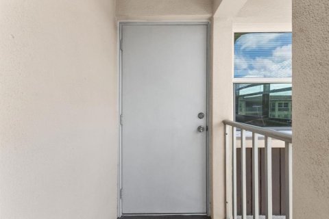 Condominio en venta en New Port Richey, Florida, 1 dormitorio, 67.63 m2 № 2101848 - foto 7