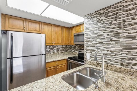 Condominio en venta en New Port Richey, Florida, 1 dormitorio, 67.63 m2 № 2101848 - foto 12