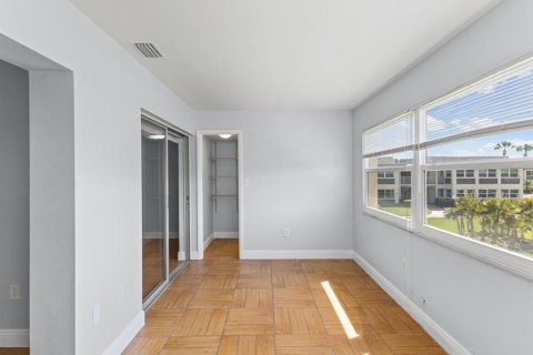 Condominio en venta en New Port Richey, Florida, 1 dormitorio, 67.63 m2 № 2101848 - foto 4