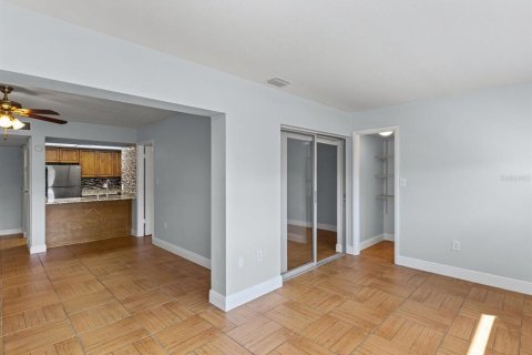 Condominio en venta en New Port Richey, Florida, 1 dormitorio, 67.63 m2 № 2101848 - foto 16