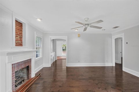 House in Gainesville, Florida 3 bedrooms, 124.49 sq.m. № 2222022 - photo 6