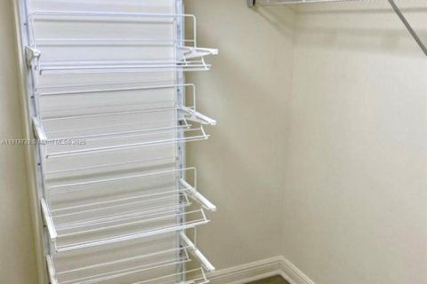 Copropriété à louer à Miami, Floride: 2 chambres, 115.29 m2 № 1968936 - photo 29