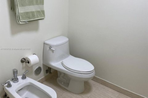 Copropriété à louer à Miami, Floride: 2 chambres, 115.29 m2 № 1968936 - photo 25