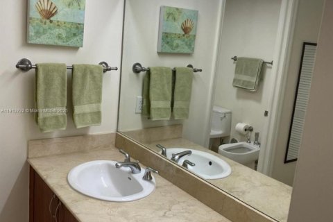 Copropriété à louer à Miami, Floride: 2 chambres, 115.29 m2 № 1968936 - photo 24