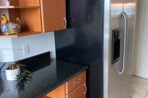 Copropriété à louer à Miami, Floride: 2 chambres, 115.29 m2 № 1968936 - photo 14