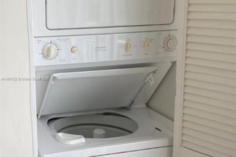 Copropriété à louer à Miami, Floride: 2 chambres, 115.29 m2 № 1968936 - photo 15