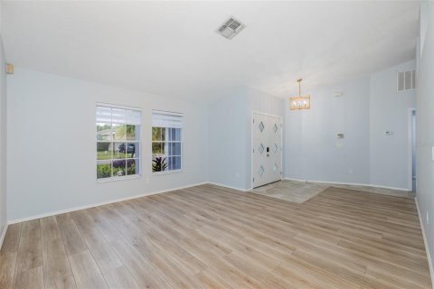 Casa en venta en Palm Harbor, Florida, 3 dormitorios, 209.49 m2 № 2383873 - foto 9