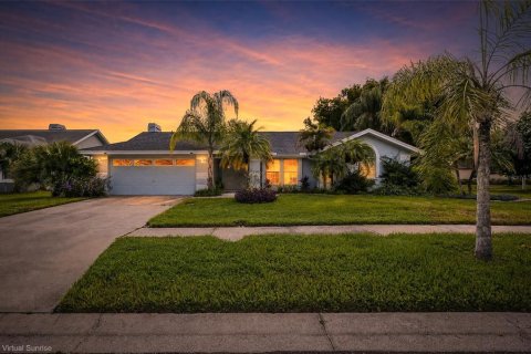 Casa en Palm Harbor, Florida 3 dormitorios, 209.49 m2 № 2383873