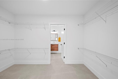 Villa ou maison à louer à West Palm Beach, Floride: 3 chambres, 172.52 m2 № 2019487 - photo 7