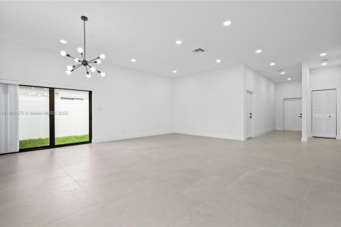 Villa ou maison à louer à West Palm Beach, Floride: 3 chambres, 172.52 m2 № 2019487 - photo 25