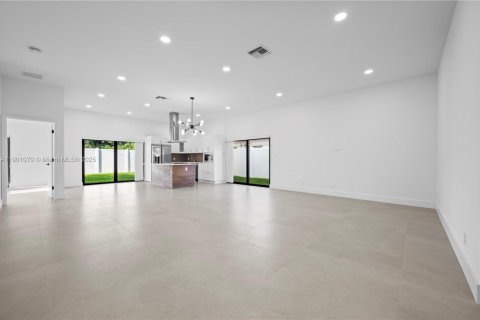Villa ou maison à louer à West Palm Beach, Floride: 3 chambres, 172.52 m2 № 2019487 - photo 18