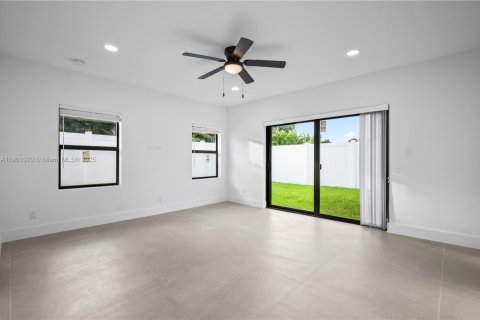 Villa ou maison à louer à West Palm Beach, Floride: 3 chambres, 172.52 m2 № 2019487 - photo 22