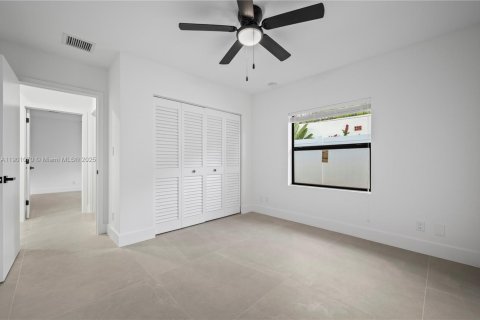 Villa ou maison à louer à West Palm Beach, Floride: 3 chambres, 172.52 m2 № 2019487 - photo 12