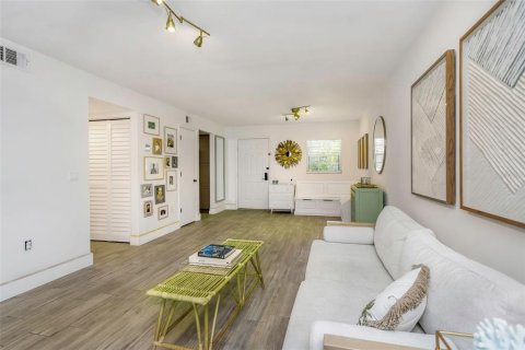 Condominio en venta en Dunedin, Florida, 1 dormitorio, 63.17 m2 № 1904571 - foto 21