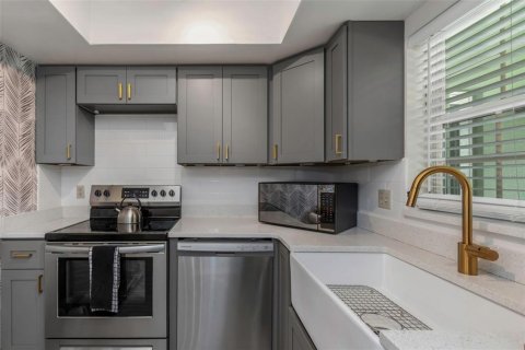 Condominio en venta en Dunedin, Florida, 1 dormitorio, 63.17 m2 № 1904571 - foto 5