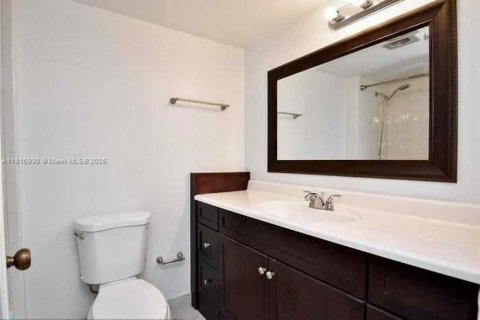 Купить кондоминиум в Бока-Ратон, Флорида 2 спальни, 86.96м2, № 1772324 - фото 5