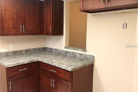 Apartamento en alquiler en Kissimmee, Florida, 2 dormitorios, 83.33 m2 № 1829926 - foto 5