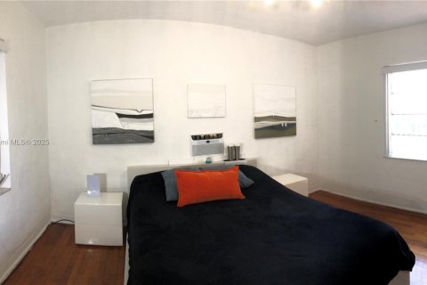 House in Miami, Florida 3 bedrooms, 201.78 sq.m. № 1871855 - photo 29