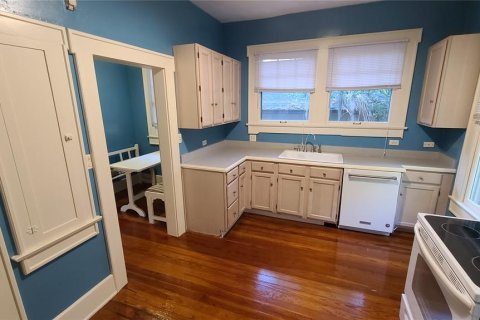 House in Orlando, Florida 2 bedrooms, 150.41 sq.m. № 1191784 - photo 14