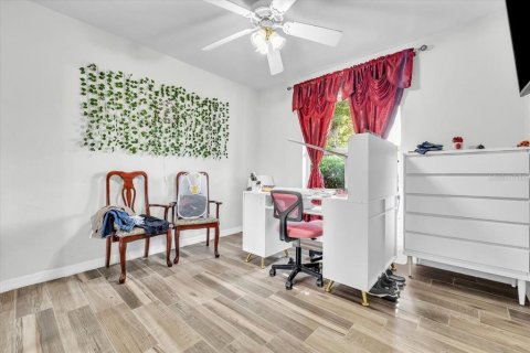 Commercial property in Cape Coral, Florida 5 bedrooms, 224.27 sq.m. № 2334289 - photo 28