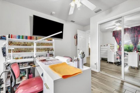 Commercial property in Cape Coral, Florida 5 bedrooms, 224.27 sq.m. № 2334289 - photo 29