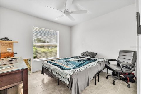 Commercial property in Cape Coral, Florida 5 bedrooms, 224.27 sq.m. № 2334289 - photo 13