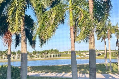 Townhouse in Homestead, Florida 3 bedrooms, 157.66 sq.m. № 1855175 - photo 9