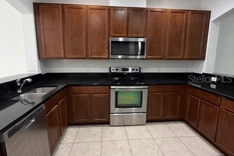 House in Windermere, Florida 3 bedrooms, 137.12 sq.m. № 1916760 - photo 2