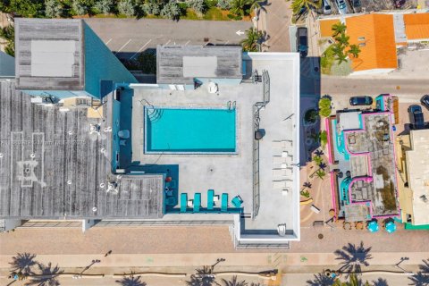 Condo in Hollywood, Florida, 1 bedroom  № 1977625 - photo 26