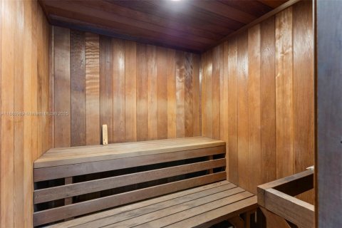 Condo in Hollywood, Florida, 1 bedroom  № 1977625 - photo 23