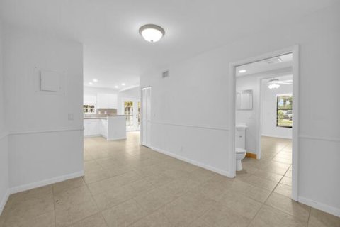 Купить таунхаус в Теквеста, Флорида 5 комнат, 109.25м2, № 2083859 - фото 14