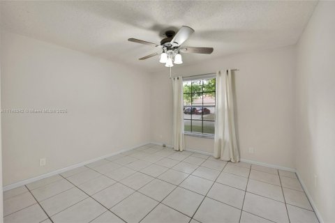 Casa en alquiler en Coral Springs, Florida, 4 dormitorios, 299.42 m2 № 1729106 - foto 29
