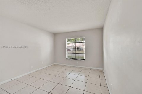 Casa en alquiler en Coral Springs, Florida, 4 dormitorios, 299.42 m2 № 1729106 - foto 27