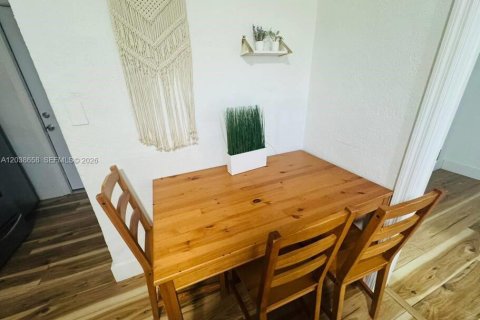 House in Miami, Florida 1 bedroom, 55.74 sq.m. № 2089549 - photo 7