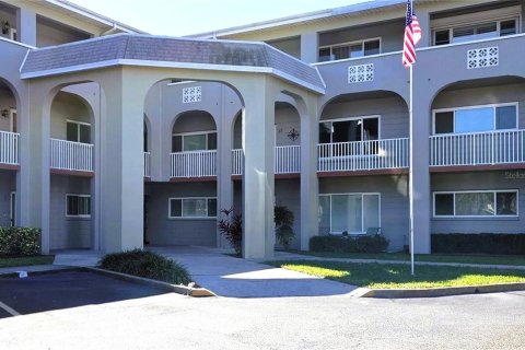 Condo in Clearwater, Florida, 2 bedrooms  № 2391358