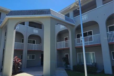 Condo in Clearwater, Florida, 2 bedrooms  № 2391358 - photo 2