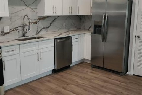 Condo in Clearwater, Florida, 2 bedrooms  № 2391358 - photo 5