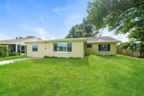 Villa ou maison à louer à Holiday, Floride: 3 chambres, 124.86 m2 № 1866045 - photo 16