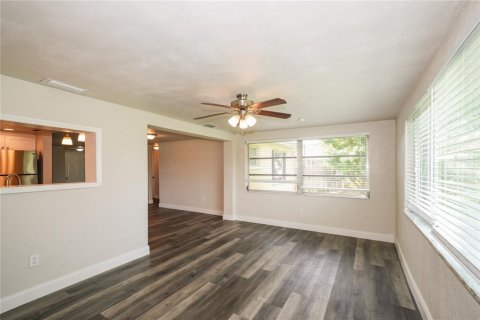 Villa ou maison à louer à Holiday, Floride: 3 chambres, 124.86 m2 № 1866045 - photo 6
