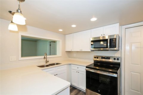 Villa ou maison à louer à Holiday, Floride: 3 chambres, 124.86 m2 № 1866045 - photo 7