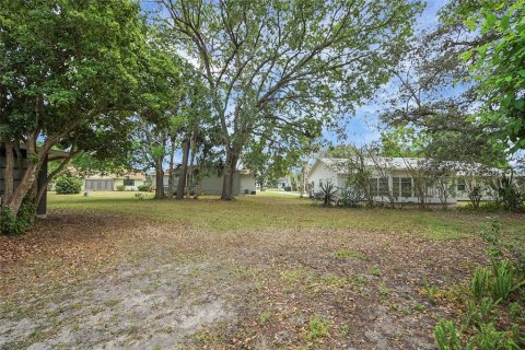 House in Leesburg, Florida 2 bedrooms, 102.56 sq.m. № 1732685 - photo 6