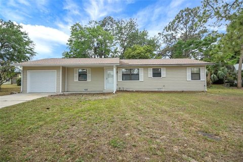 House in Leesburg, Florida 2 bedrooms, 102.56 sq.m. № 1732685 - photo 1