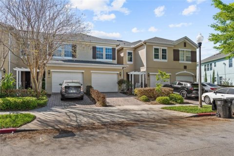 Townhouse in Orlando, Florida 3 bedrooms, 134.99 sq.m. № 2155336 - photo 2