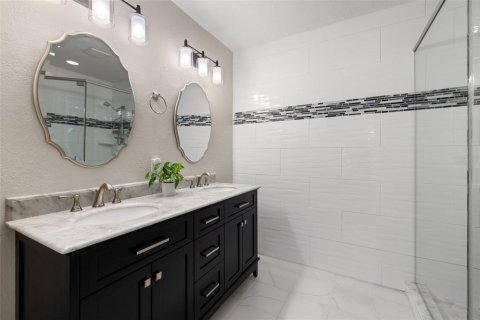 House in Tampa, Florida 3 bedrooms, 188.03 sq.m. № 1744489 - photo 24