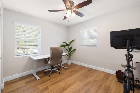 House in Tampa, Florida 3 bedrooms, 188.03 sq.m. № 1744489 - photo 15