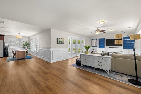 House in Tampa, Florida 3 bedrooms, 188.03 sq.m. № 1744489 - photo 6