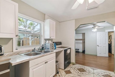 House in Tampa, Florida 3 bedrooms, 86.96 sq.m. № 1817333 - photo 9