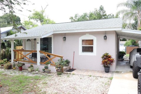 House in Tampa, Florida 3 bedrooms, 86.96 sq.m. № 1817333 - photo 2