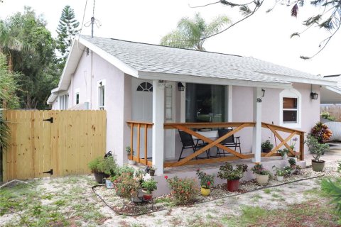 House in Tampa, Florida 3 bedrooms, 86.96 sq.m. № 1817333 - photo 3